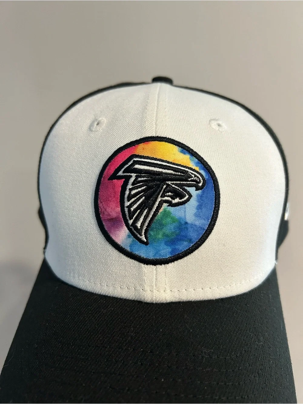 Atlanta Falcons New Era 39THIRTY Hat Cap NFL Crucial Catch Intercept Cancer M/L